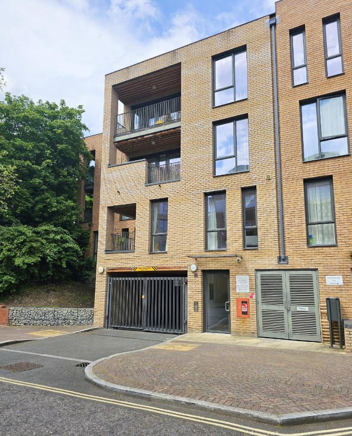 Centrally Located Spacious Flat Near Canary Wharf London Exterior foto